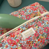 Padded rectangular toiletry bag: Lison