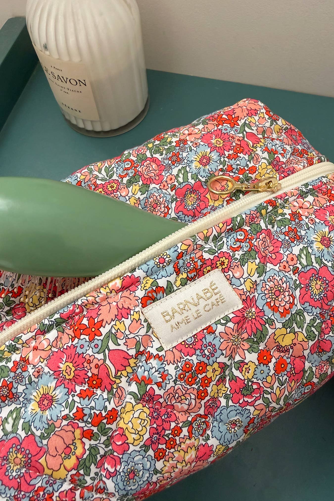 Padded rectangular toiletry bag: Lison