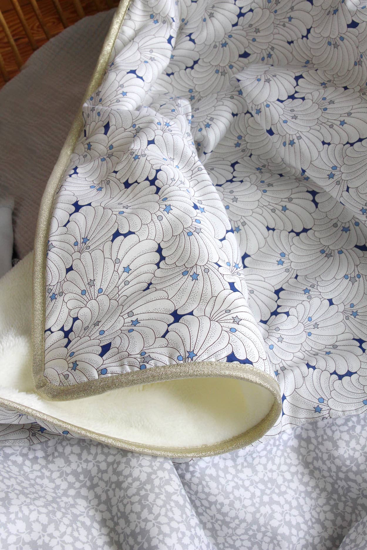 Baby blanket Liberty® fabric and fleece: Juliet