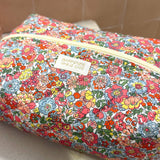 Padded rectangular toiletry bag: Lison