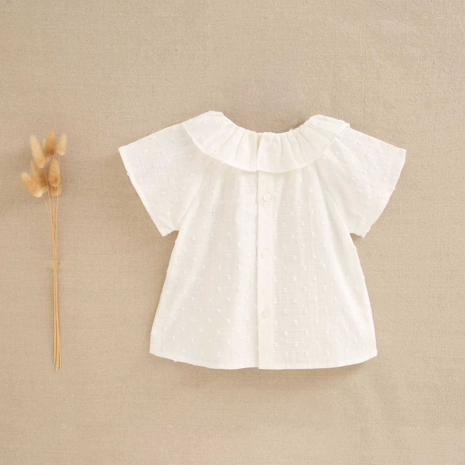 White plumeti girl's blouse: 5 years