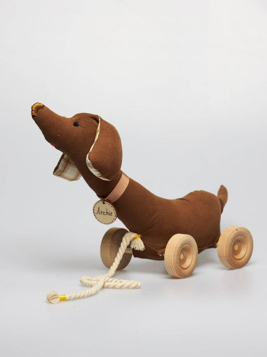 "Archie" Pull-toy: Brown/herringbone