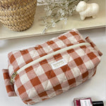 Padded rectangular toiletry bag: Lison