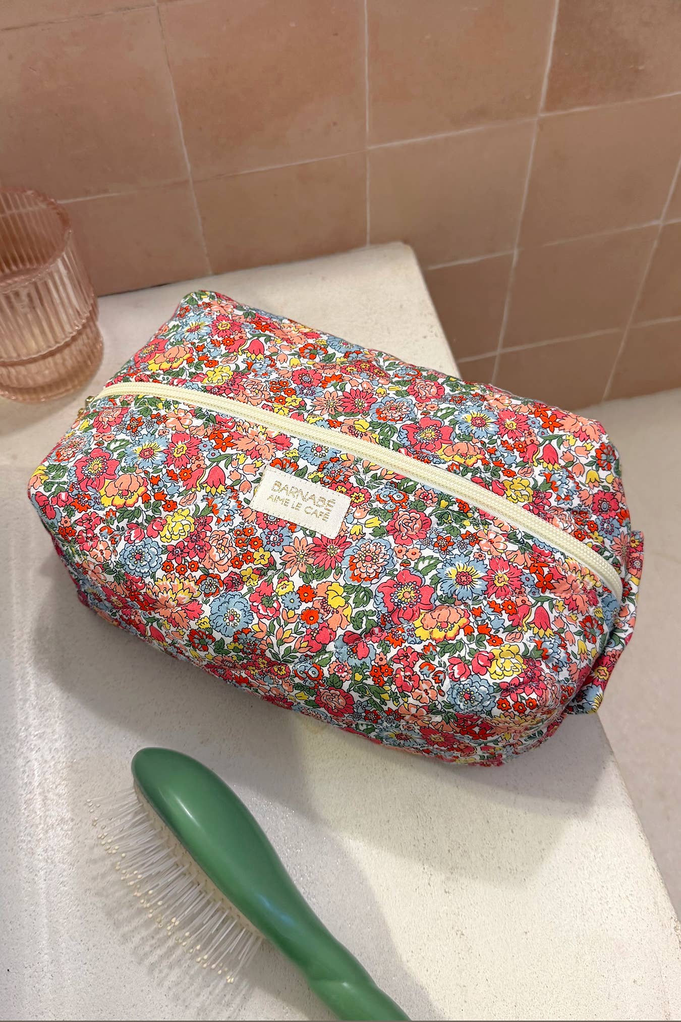 Padded rectangular toiletry bag: Lison