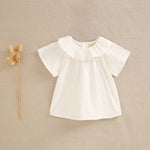 White plumeti girl's blouse: 5 years