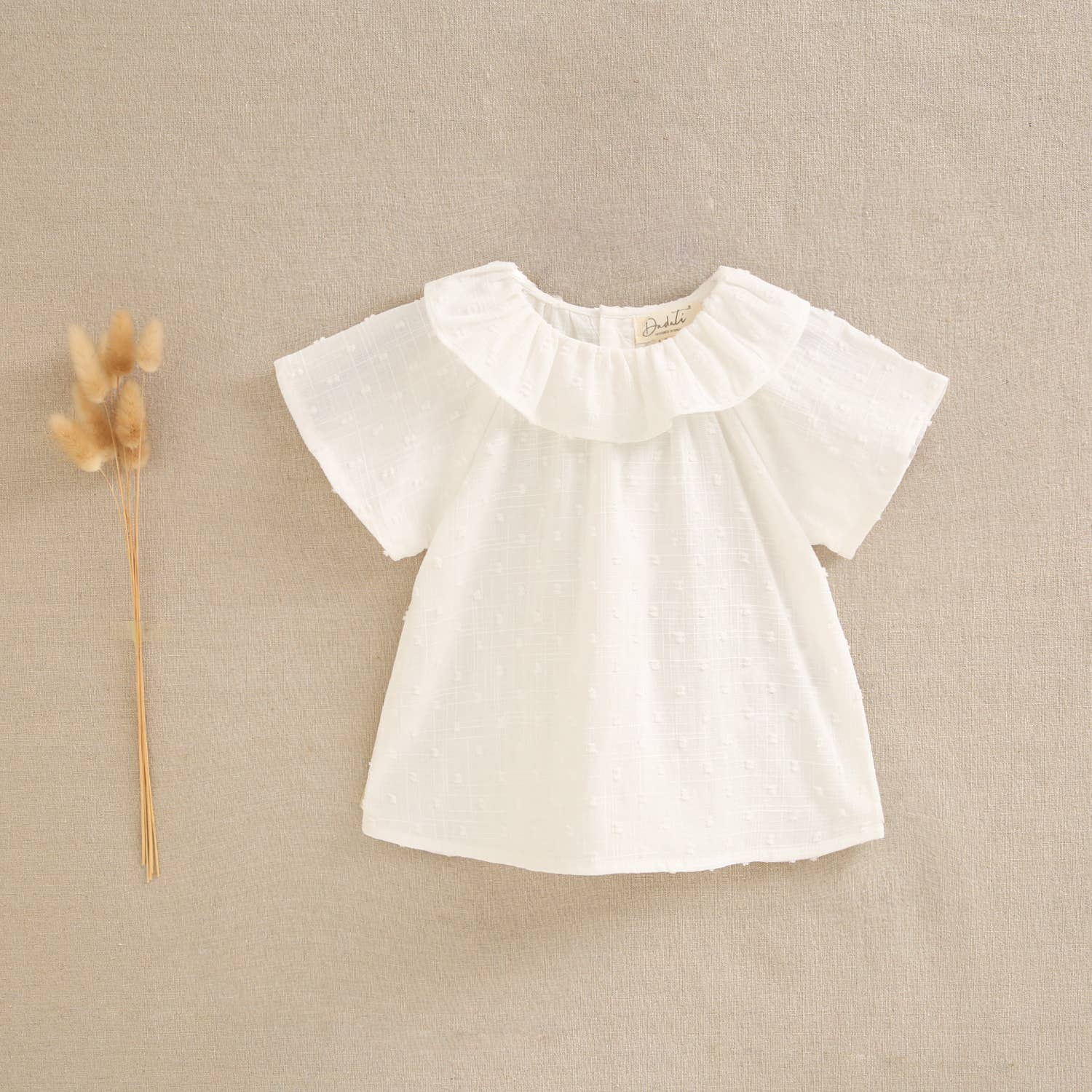 White plumeti girl's blouse: 5 years