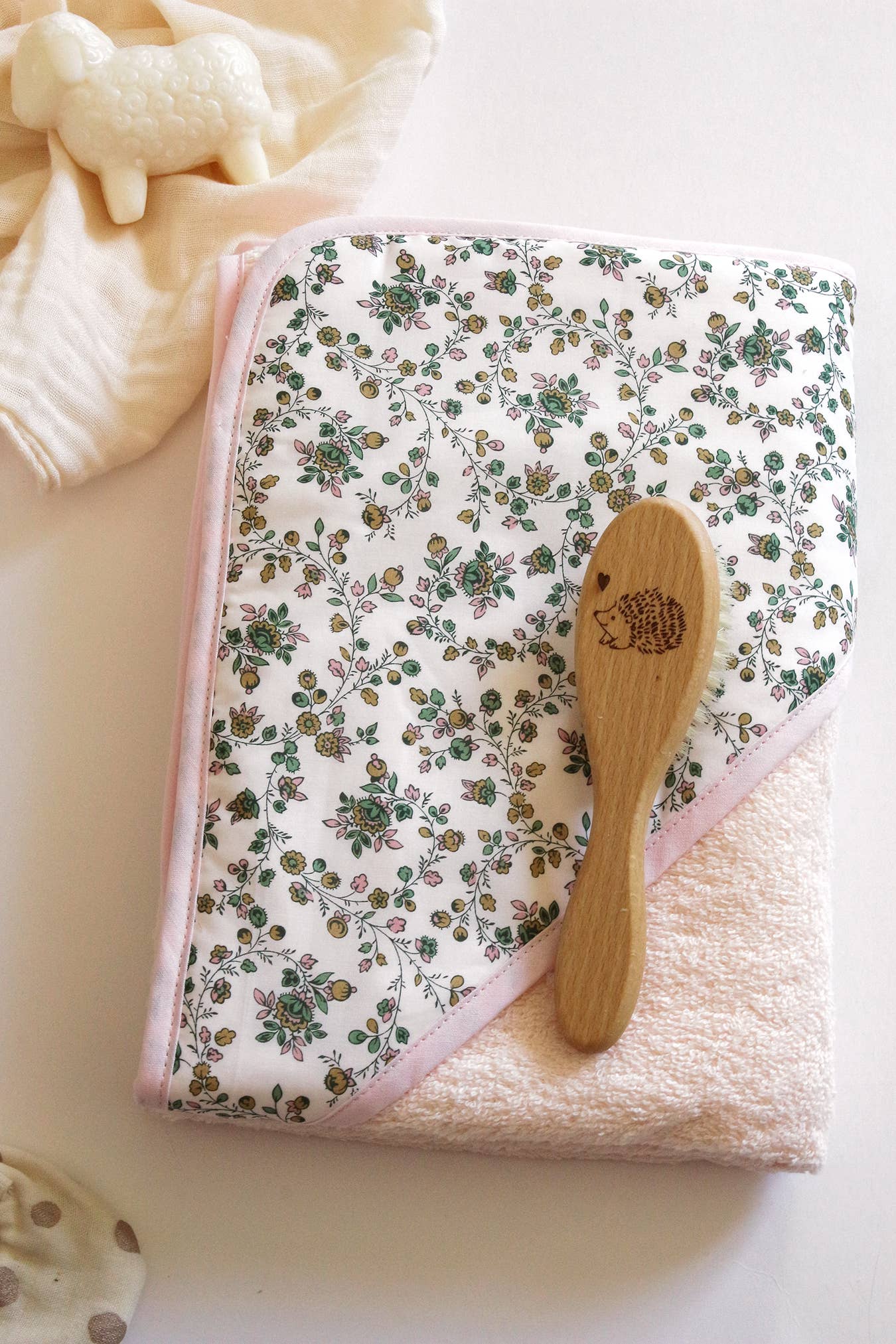 Liberty® Sponge and Fabric Baby Bath Cape: Lison