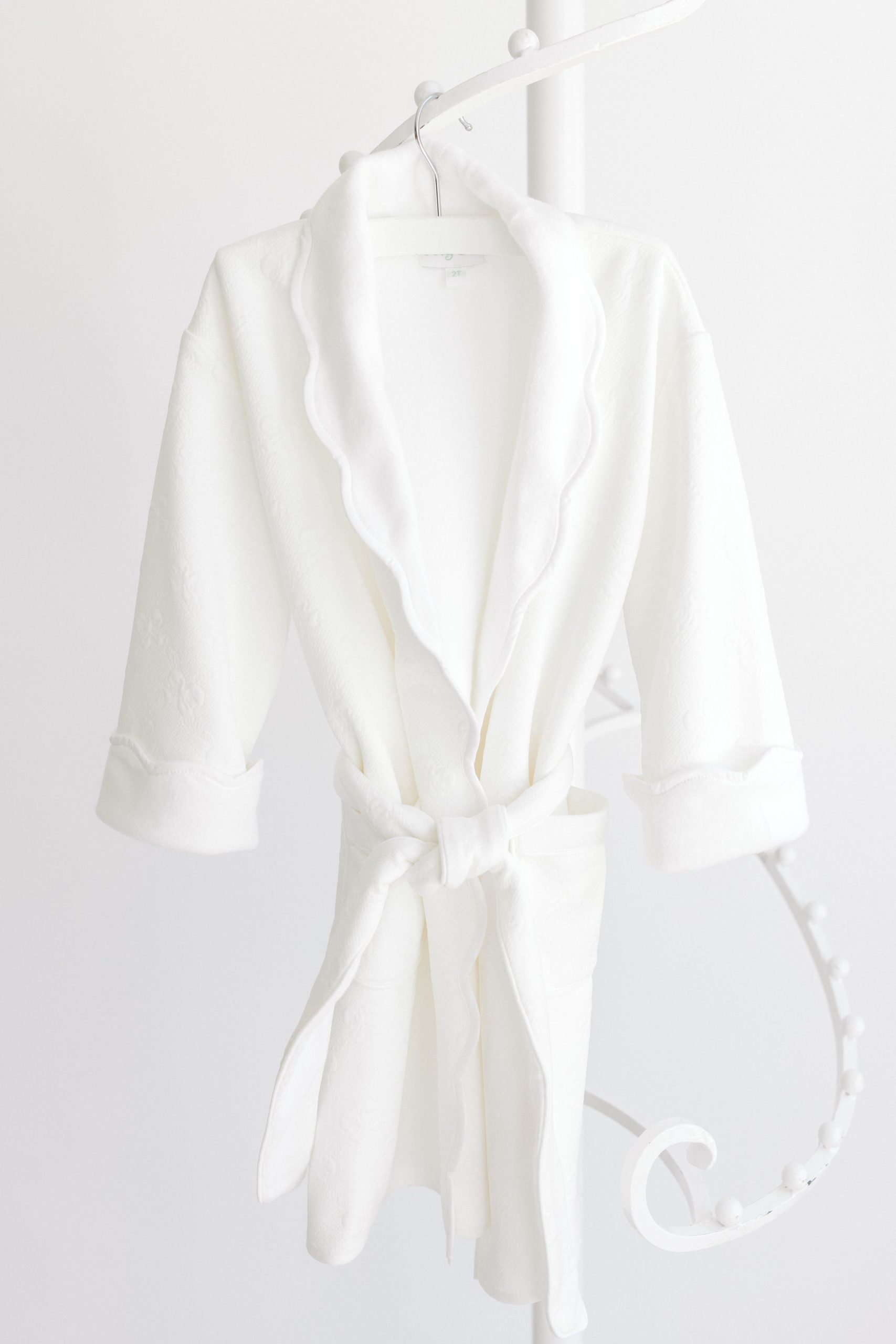Bathrobe - White Jacquard Bows