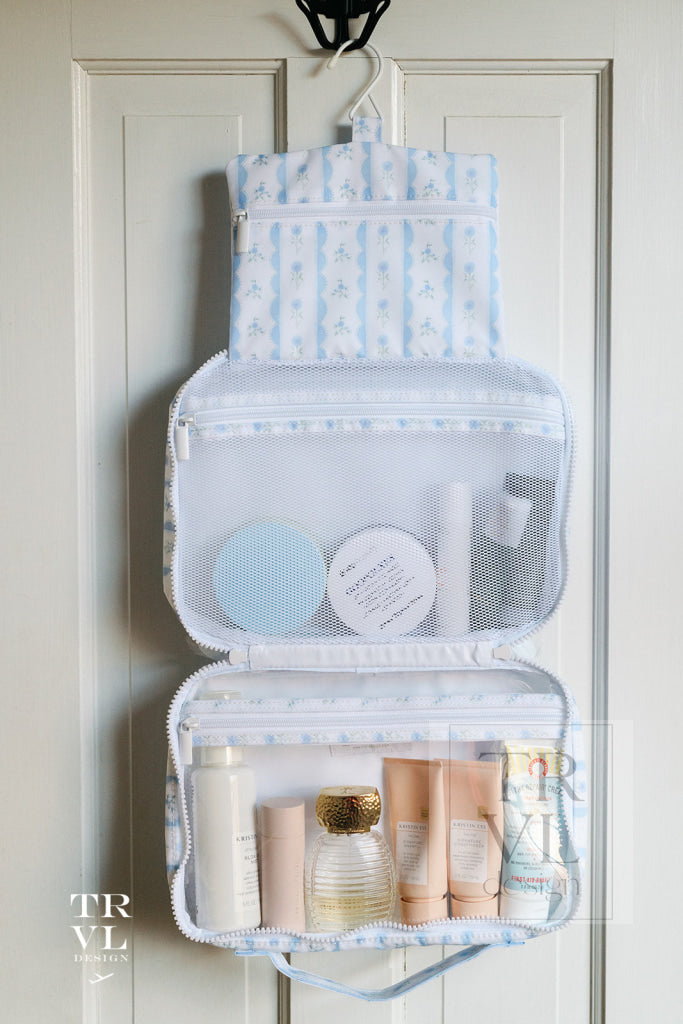 BUNDLE UP2 Hanging Toiletry Bag - Ribbon Floral Blue
