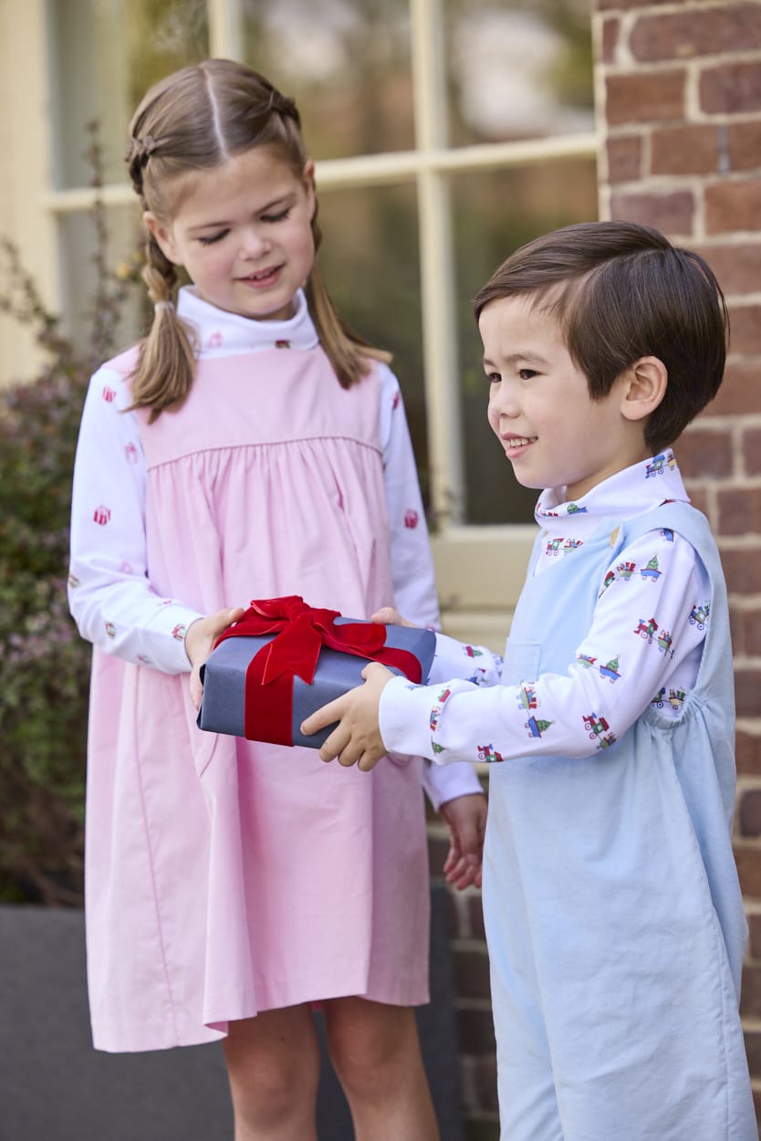 Little English Printed Turtleneck - Presents styled