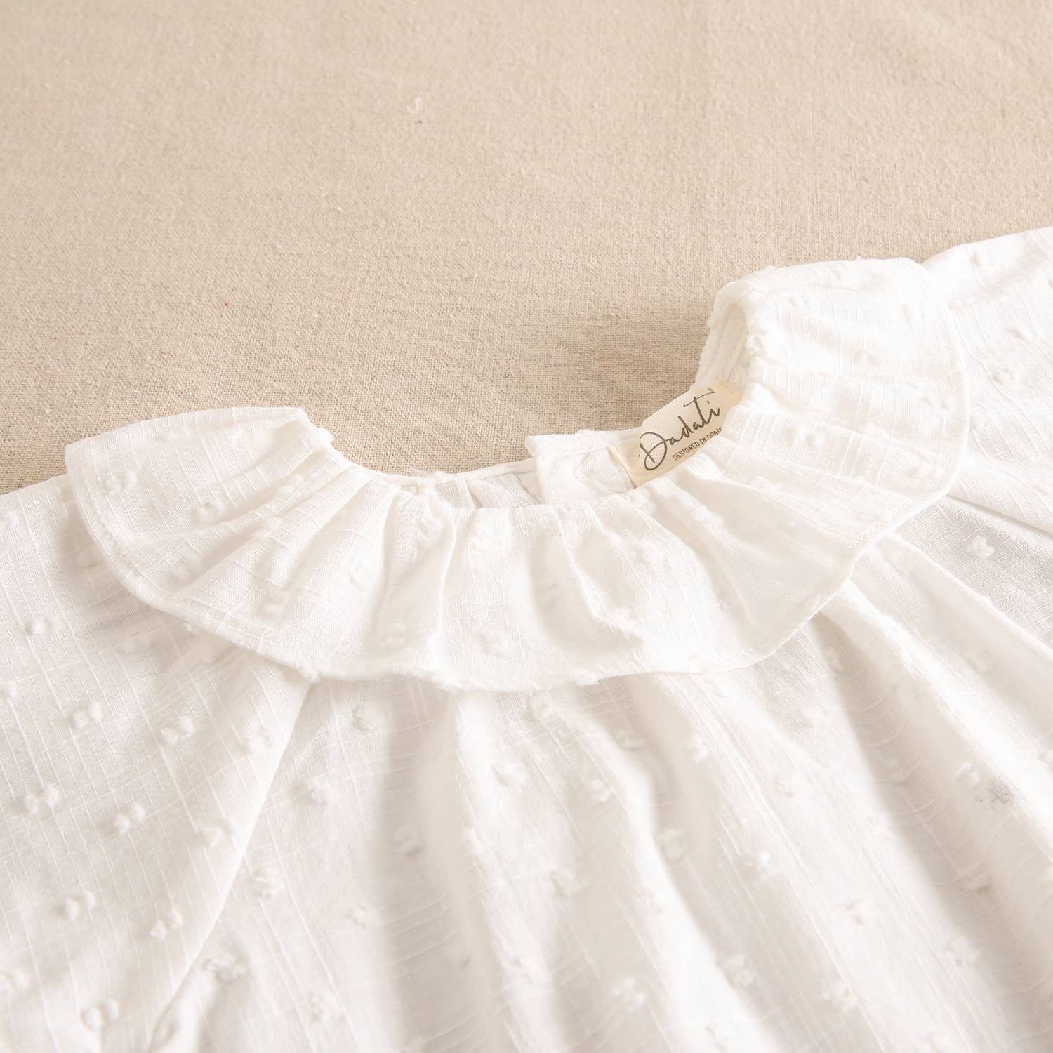 White plumeti girl's blouse: 5 years